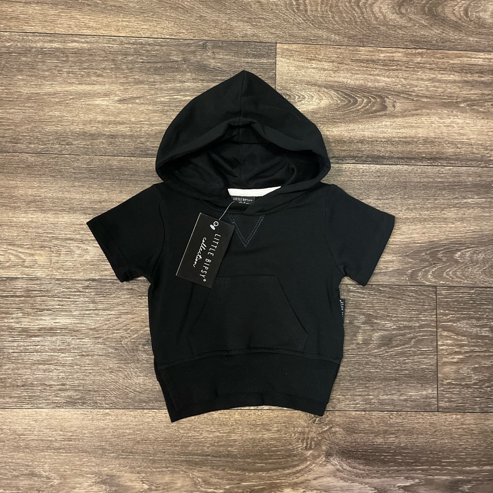 Little Bipsy- Black short sleeved hooded pullover
